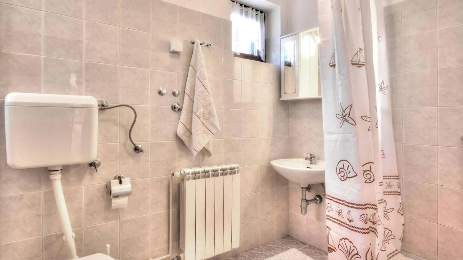 Apartments Grozdana Baska  Baska (Krk)