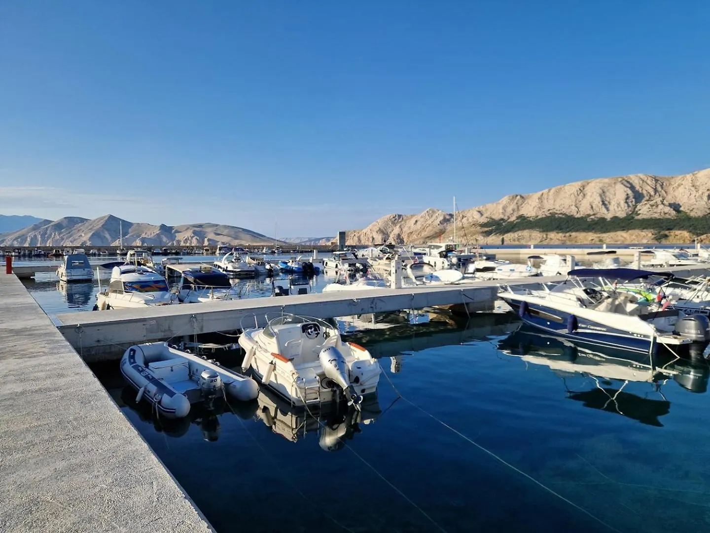 Apartments Grozdana Baska  Guest house Baska (Krk)